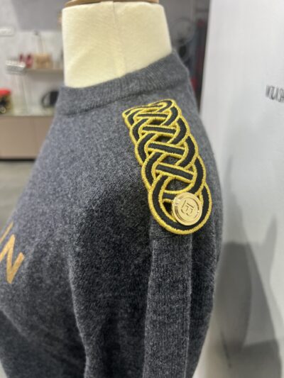 IMG_7030 Pull Balmain enfant 13 ans / S