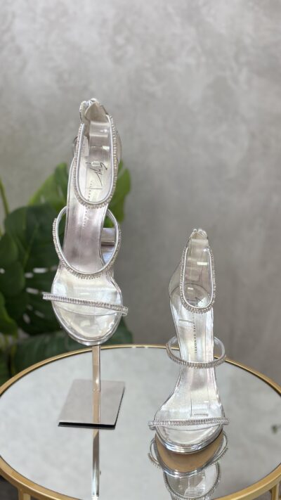 Sandales Giuseppe Zanotti T. 40