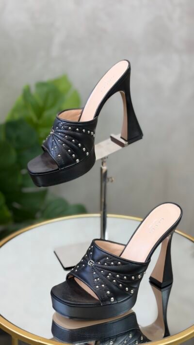 Sandales Gucci T.37,5
