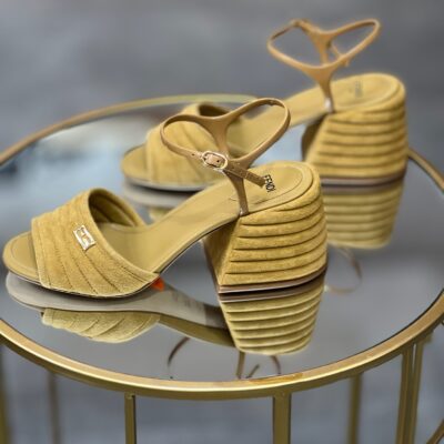 Sandales Fendi T. 36,5