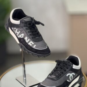 Baskets Chanel T.38,5