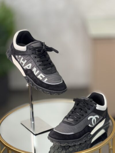 Baskets Chanel T.38,5