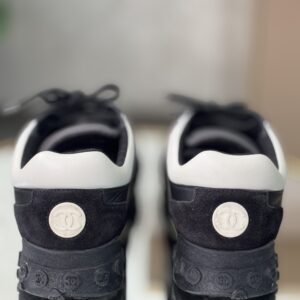 Baskets Chanel T.38,5