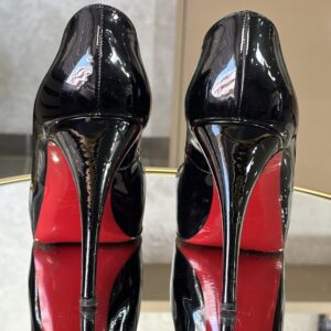 Escarpins Christian Louboutin T.38,5