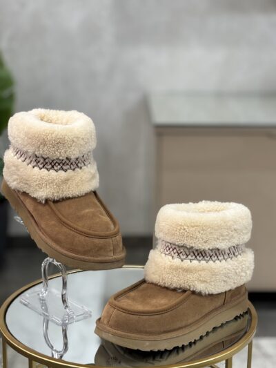Bottines UGG T.39