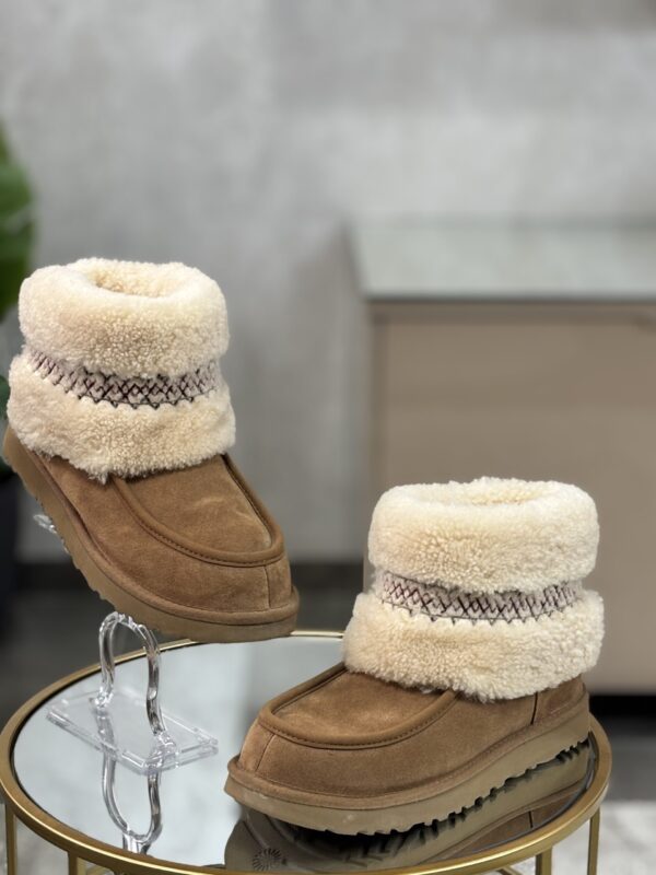Bottines UGG T.39