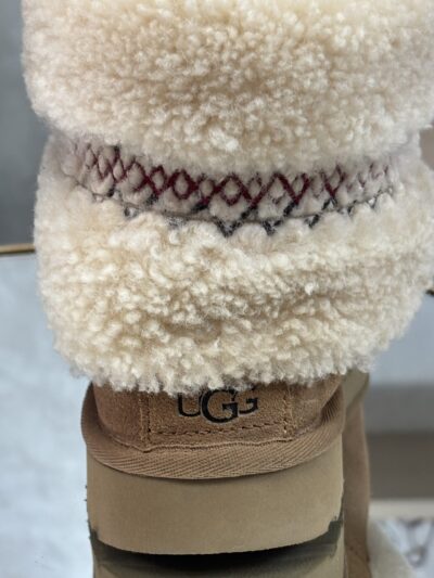 Bottines UGG T.39
