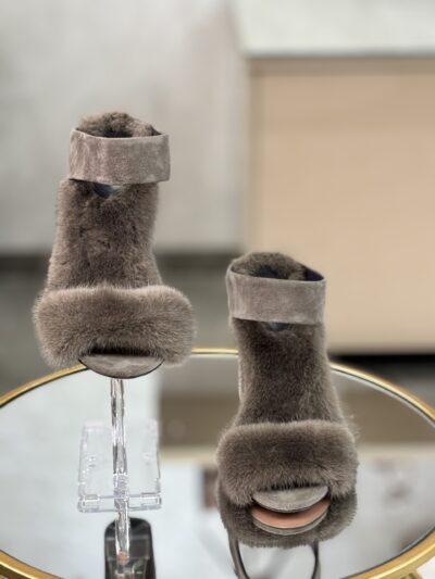 Sandales Aquazzura Vison T.39