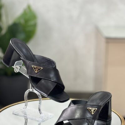 Sandales Prada T.40,5