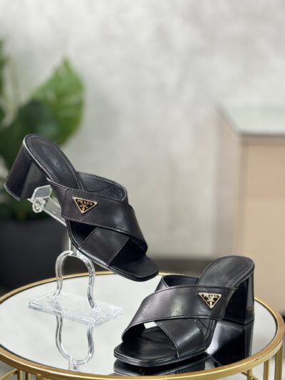 Sandales Prada T.40,5