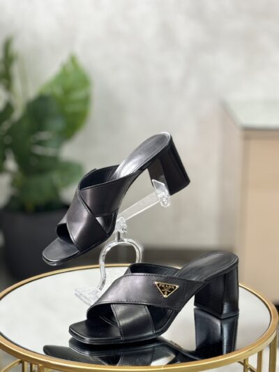 Sandales Prada T.40,5