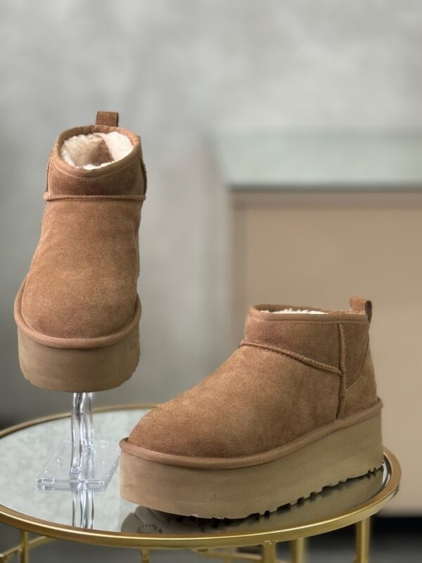 Bottines UGG T.39