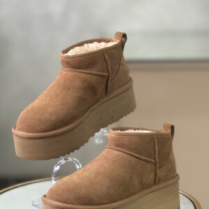 Bottines UGG T.39