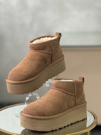 Bottines UGG T.39