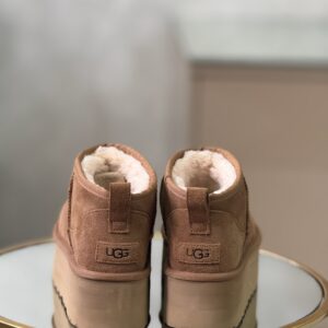 Bottines UGG T.39