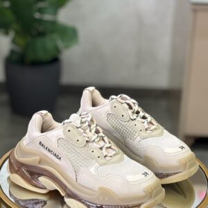Baskets Balenciaga Triple S T. 38