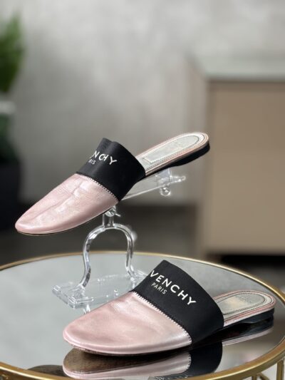 Mules Givenchy T.39
