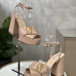 Sandales Fendi T.37,5