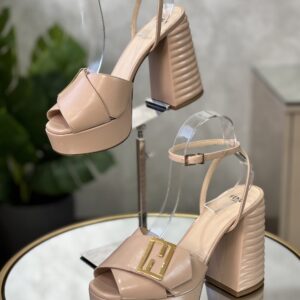 Sandales Fendi T.37,5