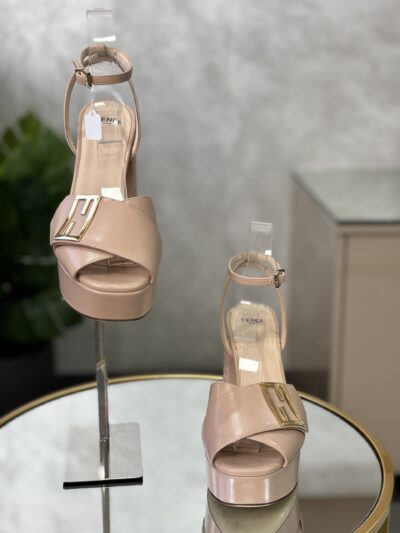 Sandales Fendi T.37,5