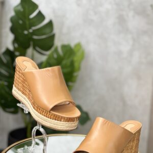 Sandales Ferragamo T.39,5