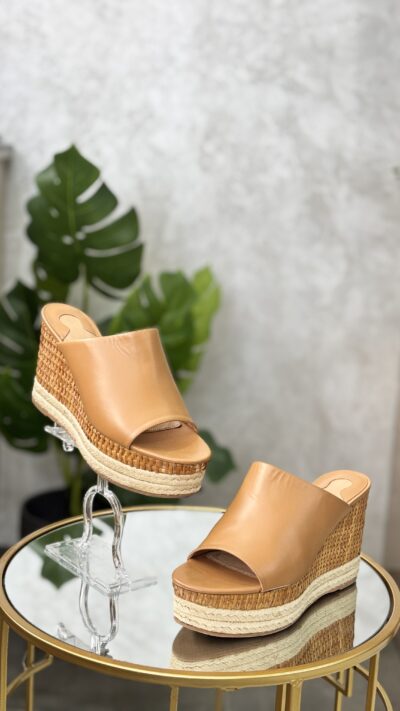 Sandales Ferragamo T.39,5