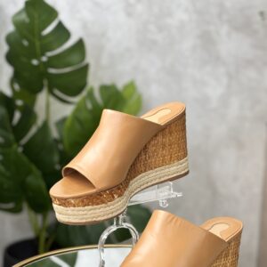 Sandales Ferragamo T.39,5