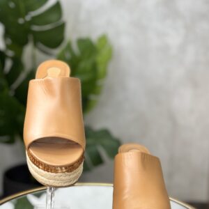 Sandales Ferragamo T.39,5