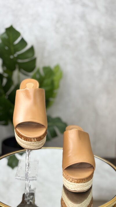 Sandales Ferragamo T.39,5