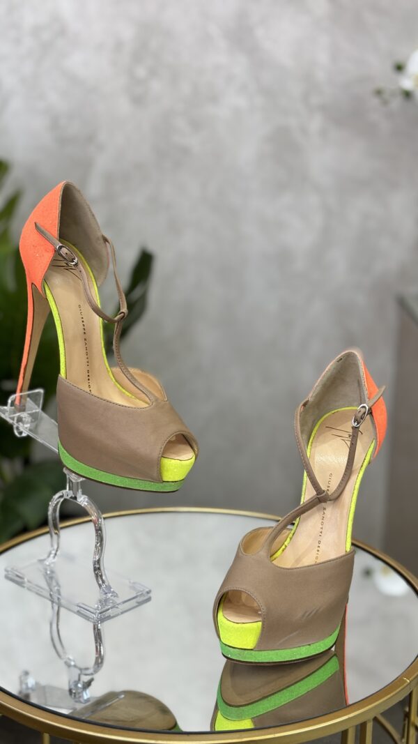 Sandales Giuseppe Zanotti T. 38