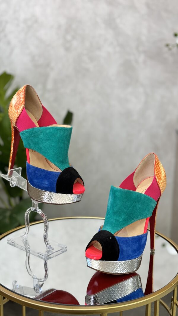 Sandales Christian Louboutin T.38