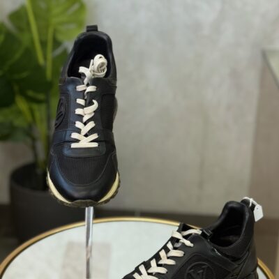 Baskets Louis Vuitton T.36,5