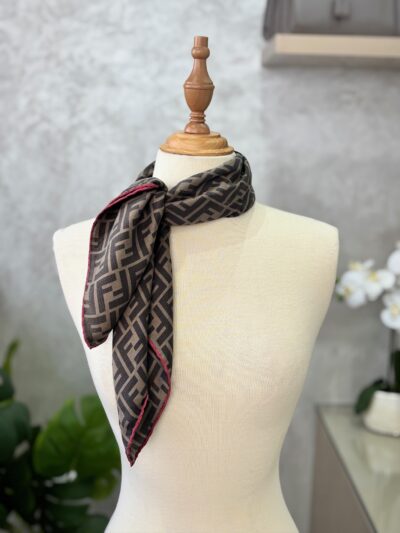 IMG_5419 Foulard Fendi