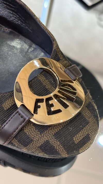 Escarpins Fendi T.39,5