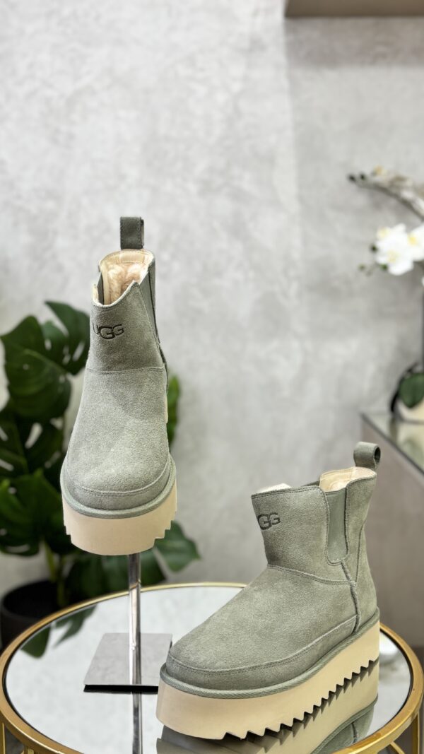 Bottes UGG MINI T.37