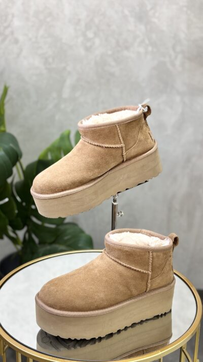 IMG_0298 Bottines Ugg T.37