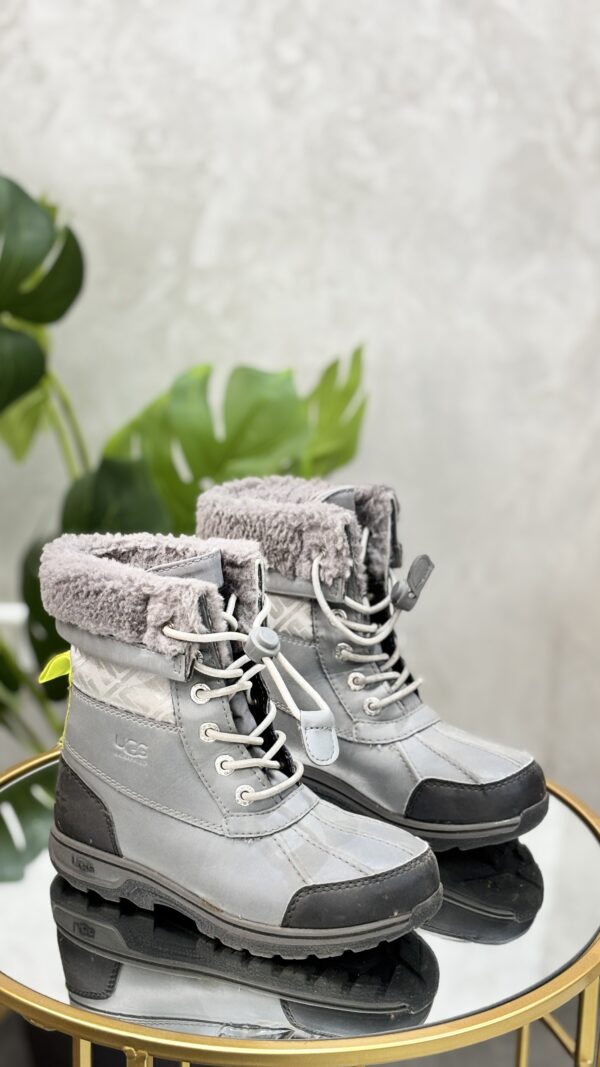 Bottines Ugg T.32,5