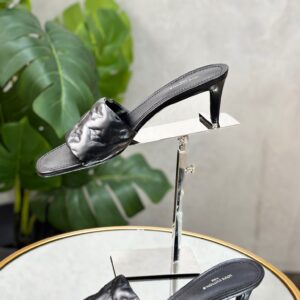 IMG_0856 Sandales Louis Vuitton T.40