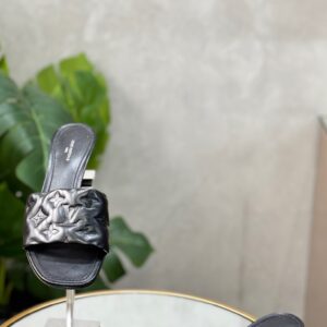 IMG_0857 Sandales Louis Vuitton T.40