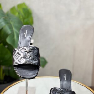 IMG_0858 Sandales Louis Vuitton T.40