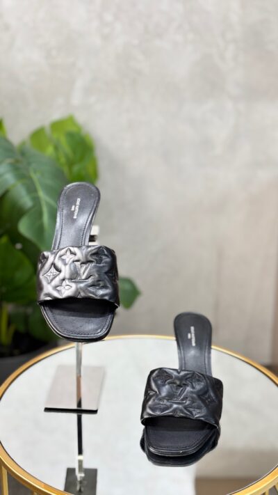 IMG_0858 Sandales Louis Vuitton T.40