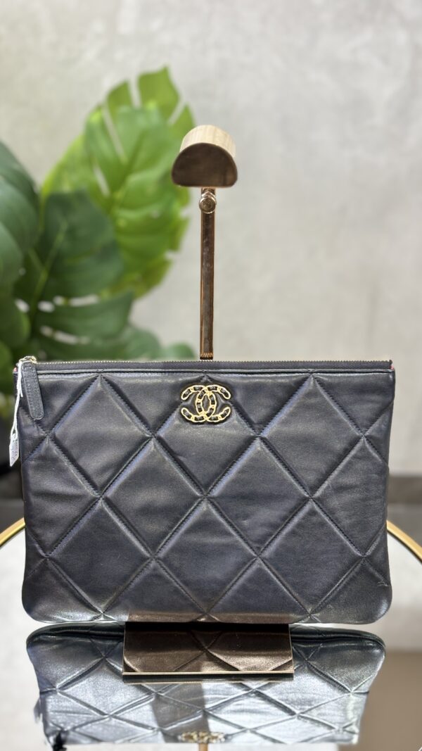 Pochette Chanel 19