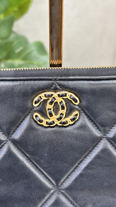 Pochette Chanel 19