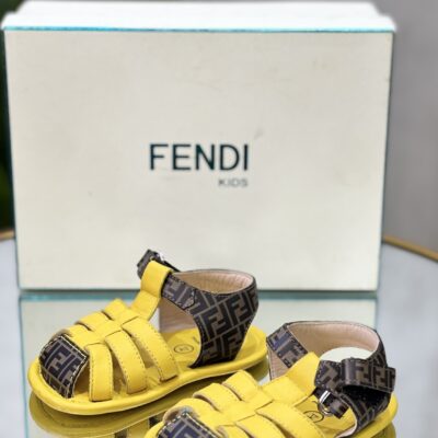 Sandales Fendi bébé