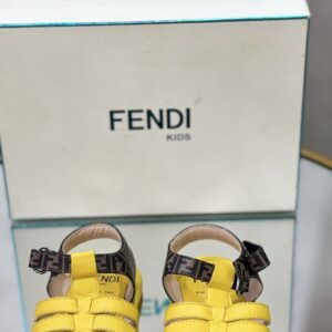 Sandales Fendi bébé