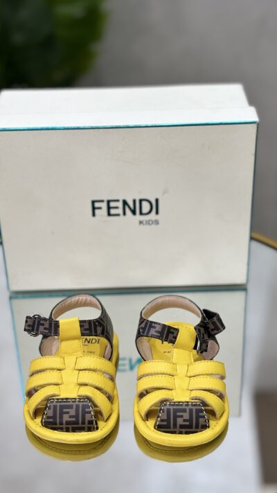 Sandales Fendi bébé