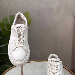Baskets Prada T.37