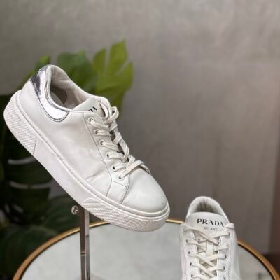 Baskets Prada T.37
