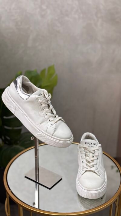Baskets Prada T.37