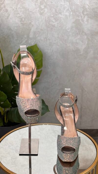 Sandales Guiseppe Zanotti T.39